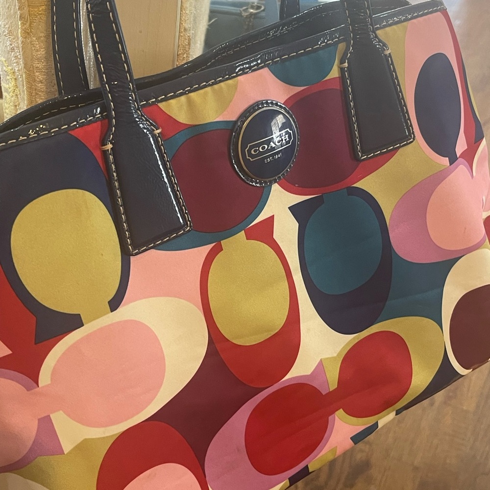 Coach Women’s F1076-F15662 Signature Scarf print shoulder bag  kiss lock